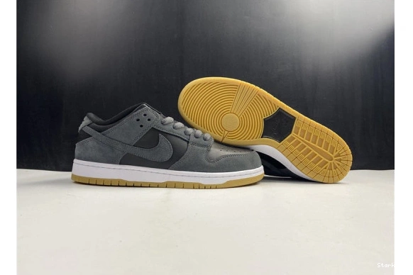 AR0778-001 Dark Black Grey Gum SB Dunk Nike Low 1121